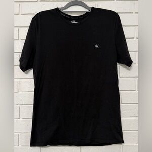 Men’s Calvin Klein tee. Size L